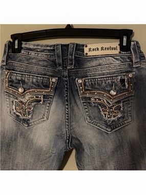 Gorgeous Rock Revival Betty Boot Jeans With Embellished Pockets 32” Inseam